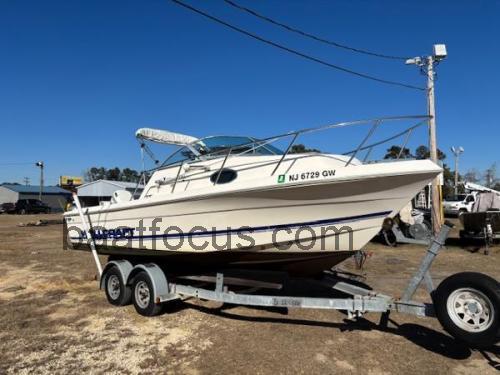 Wellcraft 210 Coastal Spesifikasjoner og anmeldelser